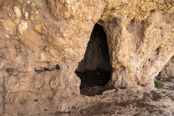 Obraz The remains  of the buildings of the ancient settlement on Mount Arbel, located on the coast of Lake Kinneret - the Sea of Galilee, near the city of Tiberias, in northern Israel