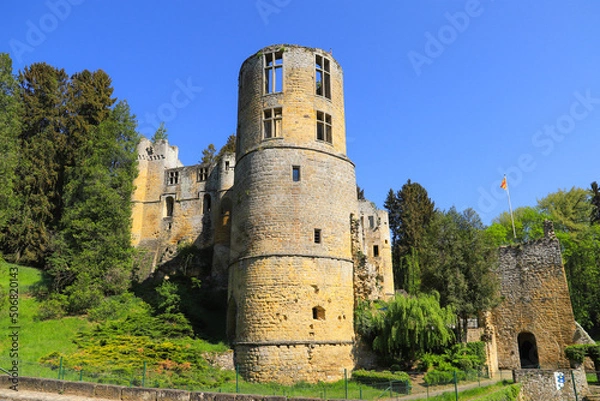 Fototapeta View of the Beaufort Castle in Luxembourg