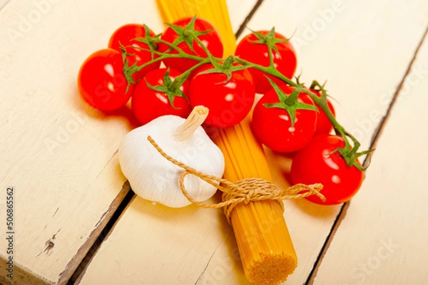 Obraz Italian basic pasta ingredients