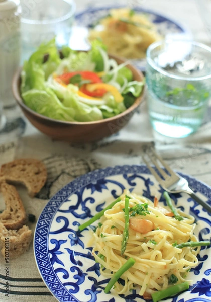 Obraz ガーリックパスタのランチタイム