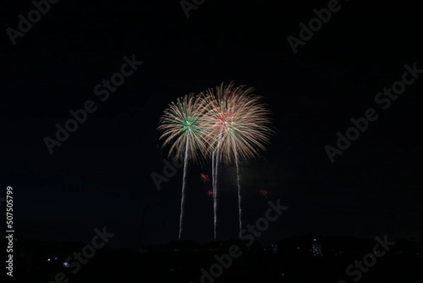 Fototapeta 日本の花火師のコラボレーション花火