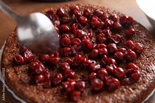 Obraz brown cake with red berry