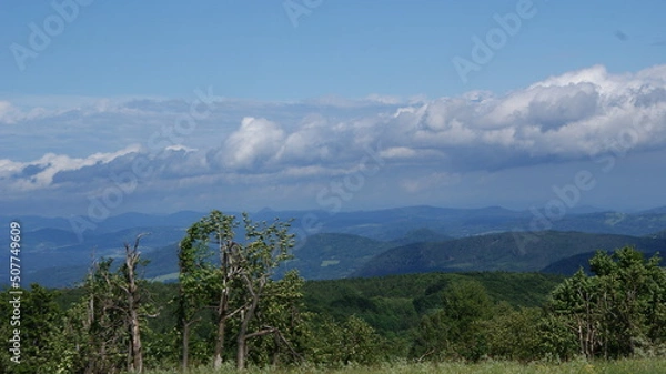 Obraz landschaft, himmel, gras, natur, feld, wiese, green, berg, sommer, cloud, cloud, blau, bäuerlich, hills, land, baum, horizont, frühling, bauernhof, wald, anblick, gegend, ackerbau, schön, froh