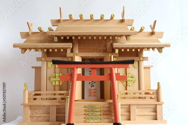 Obraz 日本の家に祀られる神棚と神様を迎える鳥居