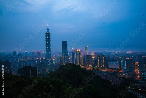 Fototapeta Taipei Skyline with Taipei 101 Tower at Night Time