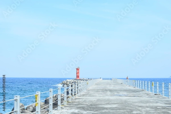 Obraz 빨강색 등대와 바다