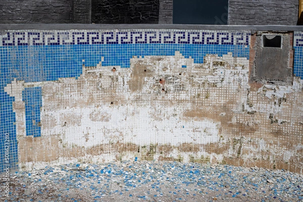 Obraz Pool tiling broken, to be repaired for the summer