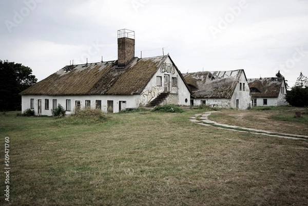 Fototapeta old dilapidated houses in Grabow on the island of Rügen, Germany