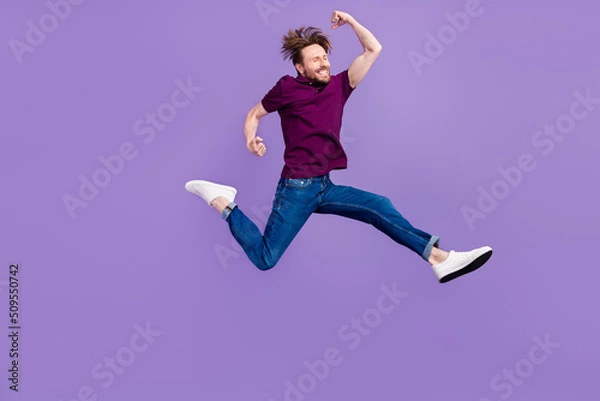 Fototapeta Full body profile side photo of young man runner active rush discount isolated over violet color background