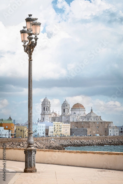 Obraz city of cadiz, Andalucia, with views from the port towards the cathedral..