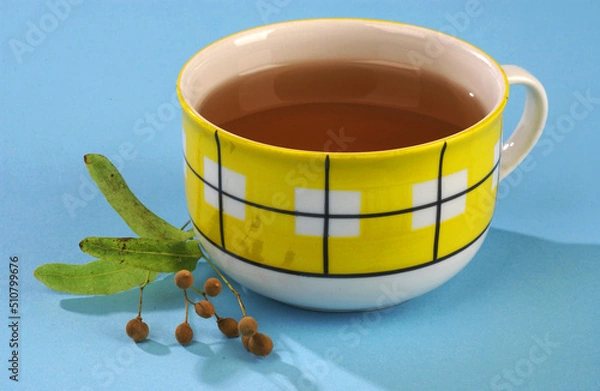 Obraz  Hot tea with linden blossom