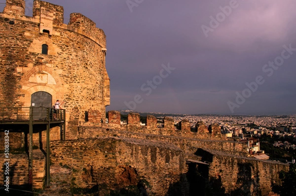 Obraz Walking along the castle