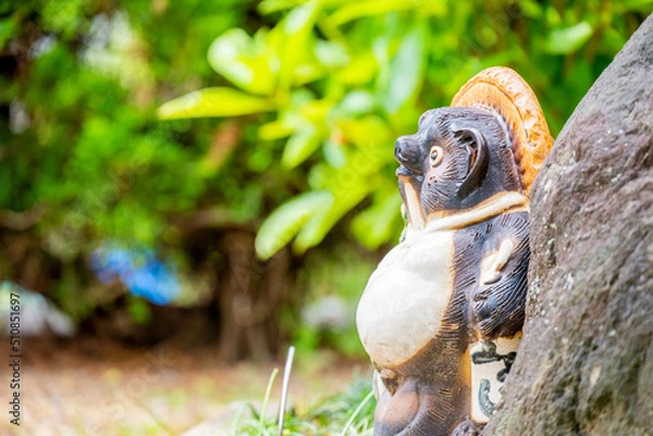 Obraz 庭の置物タヌキ