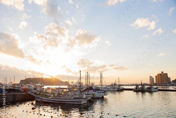 Obraz 江ノ島が見える夕方の海