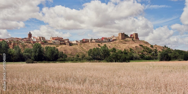 Fototapeta The village of Valderas in the region of Tierra de Campos, Spain. This region of vast horizons and fields of cereal crops extends across four provinces in central and northwestern Spain.