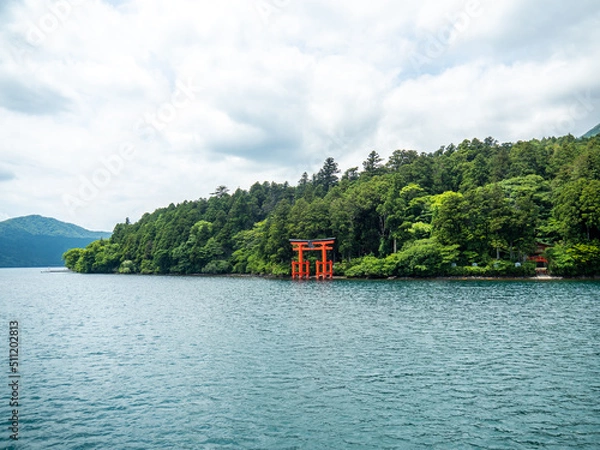 Obraz 日本の観光地、箱根芦ノ湖の鳥居