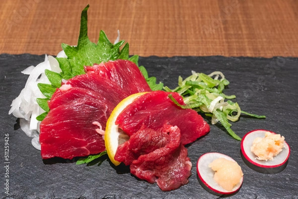 Obraz 新鮮な馬肉を使った熊本の郷土料理 馬刺し