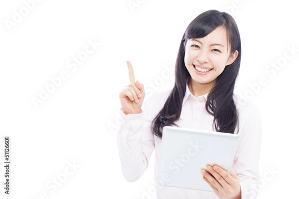 Obraz タブレット端末を持って説明する女性