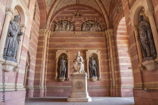 Fototapeta Lovely view of the statue of King Rudolf I of Habsburg in the narthex of the famous Speyer Cathedral in Rhineland-Palatinate, Germany. The monument shows the ruler sitting on a throne with his crown.