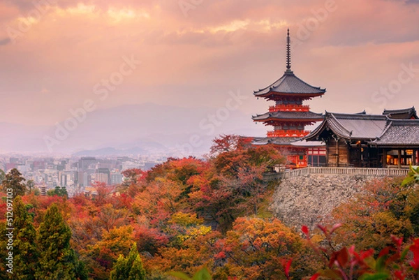 Fototapeta Sunrise over Sanjunoto pagoda and Kiyomizu-dera Temple in the autumn season, Kyoto