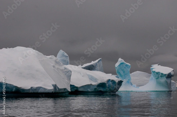 Obraz iceberg landscape in Antarctic Circle and surrounded by the Southern Ocean