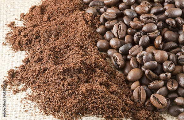 Obraz Caffè macinato e Caffè in chicchi