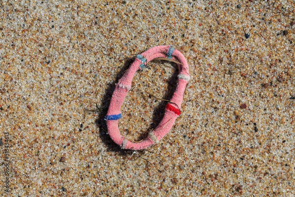 Fototapeta Alien Object on the Beach 7