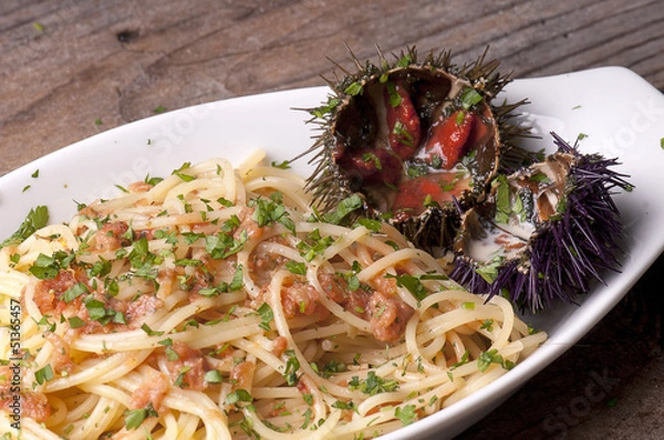 Obraz spaghetti z jeżowcami