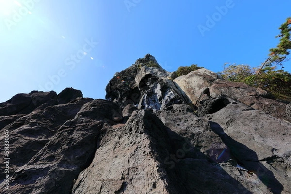 Obraz 제주 서귀포에 있는 대포동 주상절리의 아름다운 풍경이다.