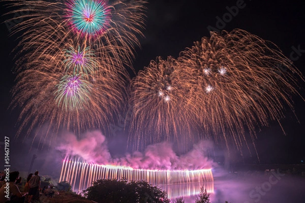 Fototapeta 霊まつり流灯花火大会(会津柳津花火)