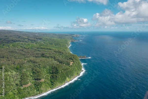 Fototapeta An aerial view of the coast of the island of Maui, Hawaii.