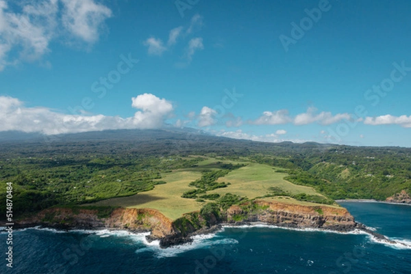 Fototapeta An aerial view of the coast of the island of Maui, Hawaii.