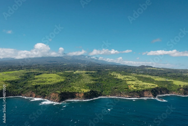 Fototapeta An aerial view of the coast of the island of Maui, Hawaii.