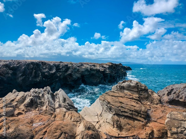 Fototapeta Sharp rocks on the coast of Maui, Hawaii.