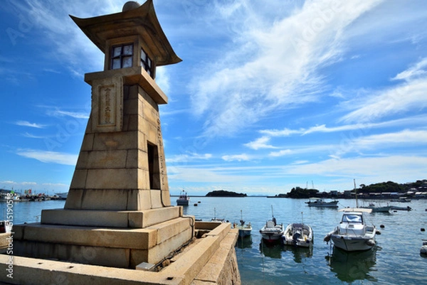 Obraz 鞆の浦の常夜灯と青空