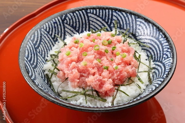 Obraz お盆の上のネギトロ丼