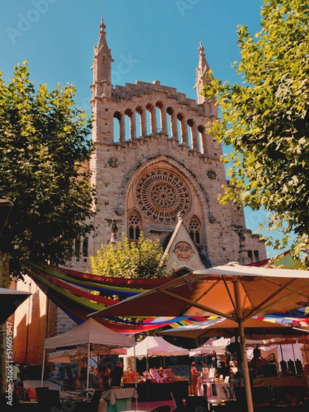 Obraz On this photo you can see the old church of Sollér on Mallorca while people are buying things on the local market. You can feel the chilly atmosphere just by looking on the wonderful summerfoto. 