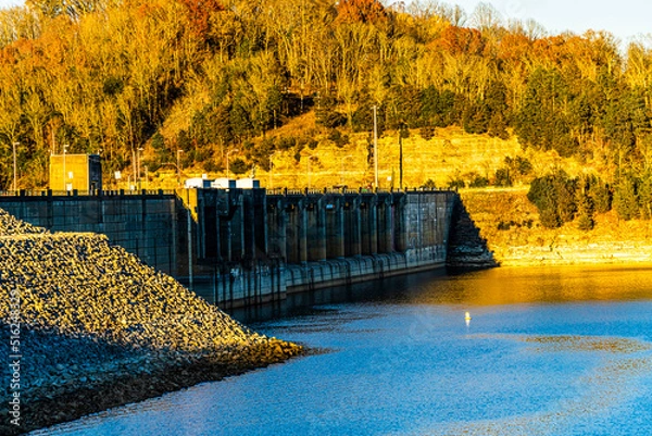 Obraz Center Hill Lake, created by Center Hill Dam (1948), is located in  Middle Tennessee near Smithville.