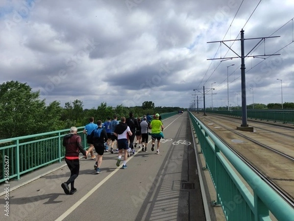 Obraz Biegacze w grupie