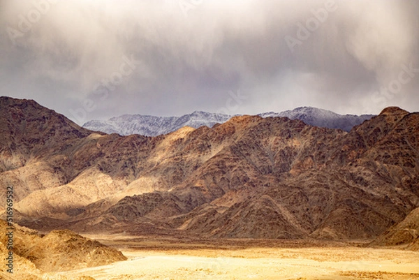 Fototapeta mountains in the Himalayan desert Ladakh