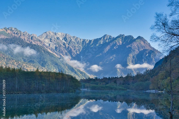 Fototapeta 朝の大正池と穂高連峰