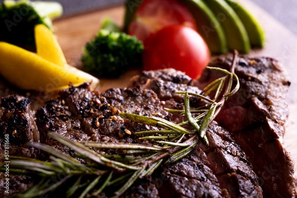 Fototapeta 美味しい牛肉をグリルしてをマクロ撮影で拡大した写真
