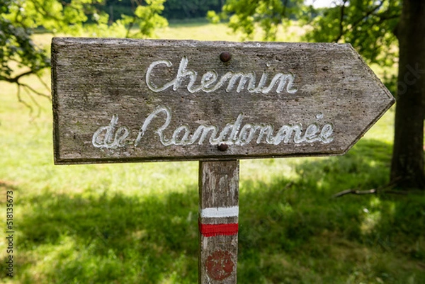 Obraz Panneau chemin de randonnée en bois avec balise GR