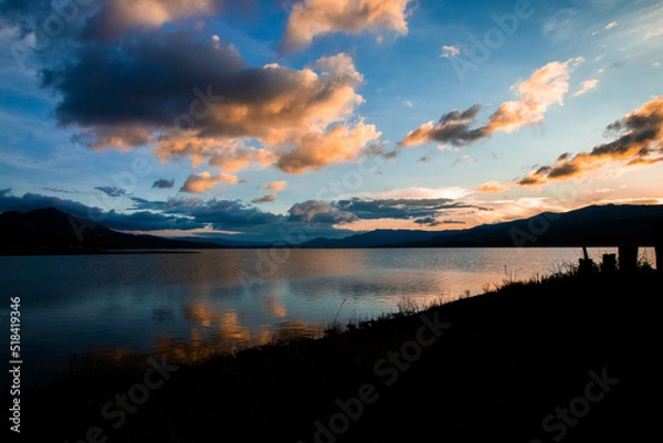 Obraz beautiful sunset on a lake