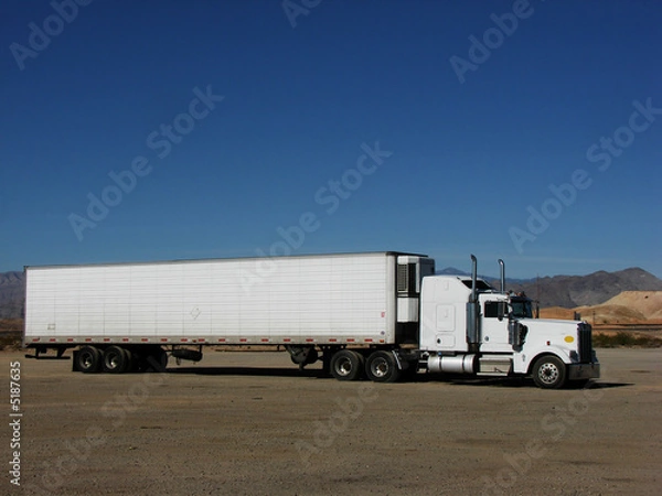Obraz Semi Trailer in Desert