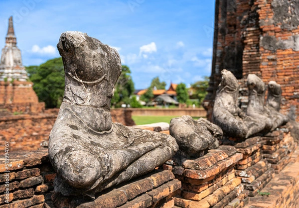 Obraz buddhist statue ruins in Wat Chai Watthanaram