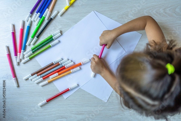Obraz girl making a drawing
