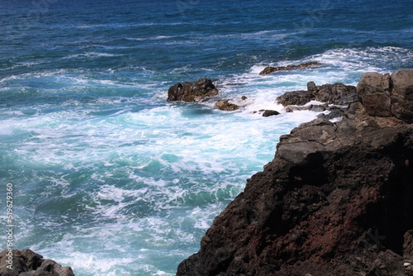 Fototapeta waves and rocks