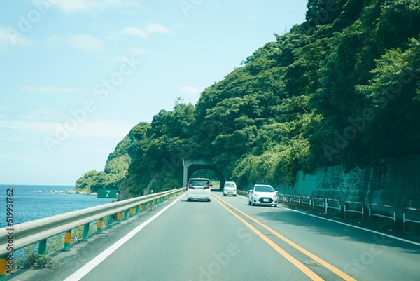 Obraz ドライブ 海沿い 旅行 トンネル