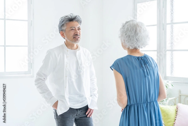 Obraz 会話をするシニア夫婦